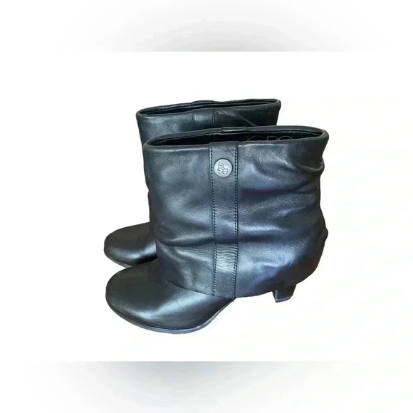 BCBG Paris Cinelia cuffed  fold over leather boots - Picture 1 of 10